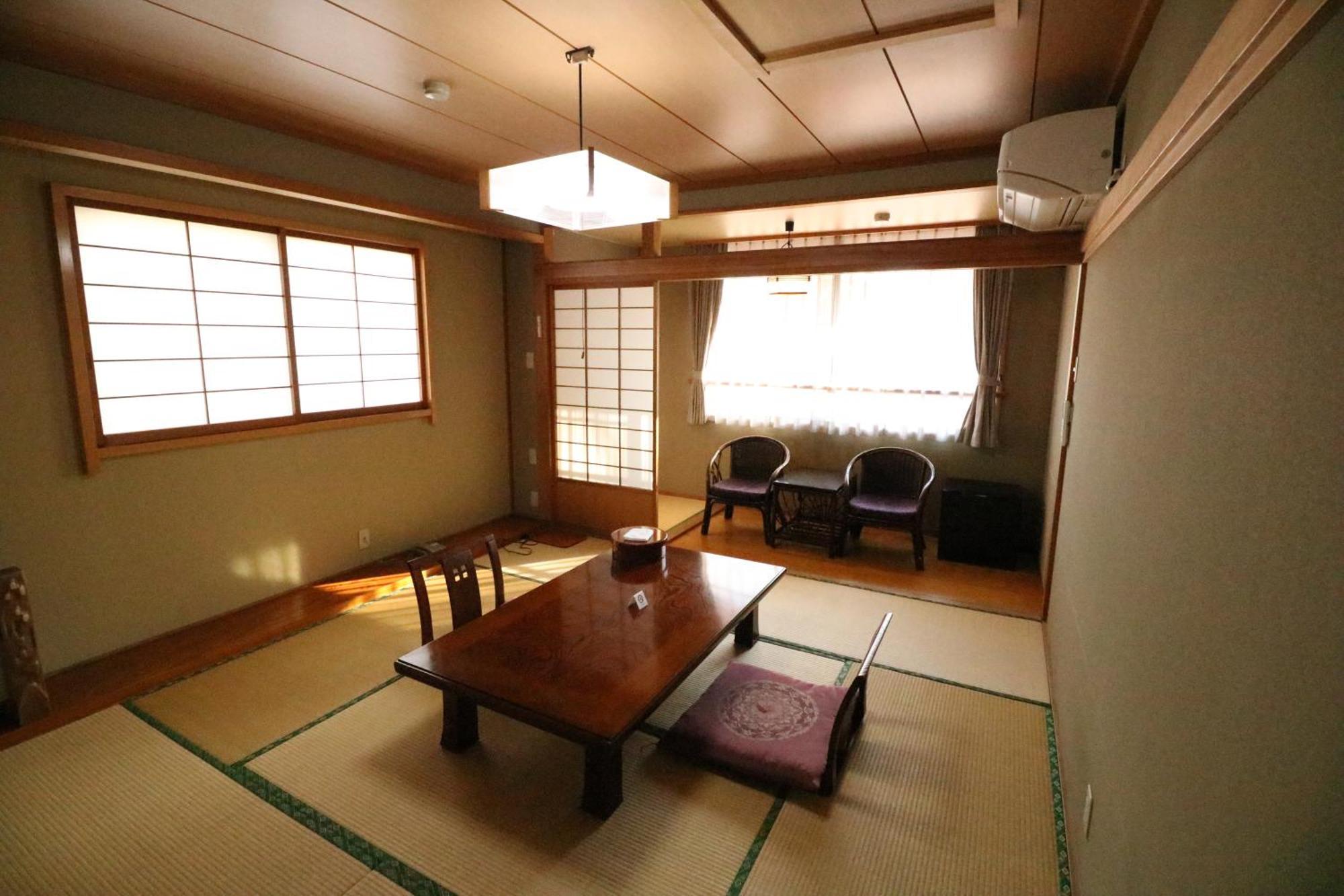 Wakamizusou Hotel Fujikawaguchiko Exterior photo