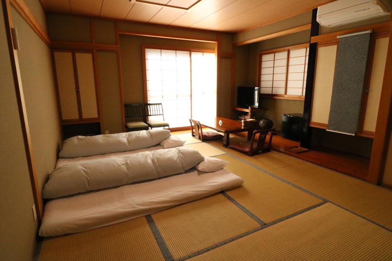 Wakamizusou Hotel Fujikawaguchiko Exterior photo
