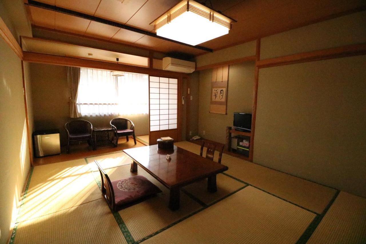 Wakamizusou Hotel Fujikawaguchiko Exterior photo