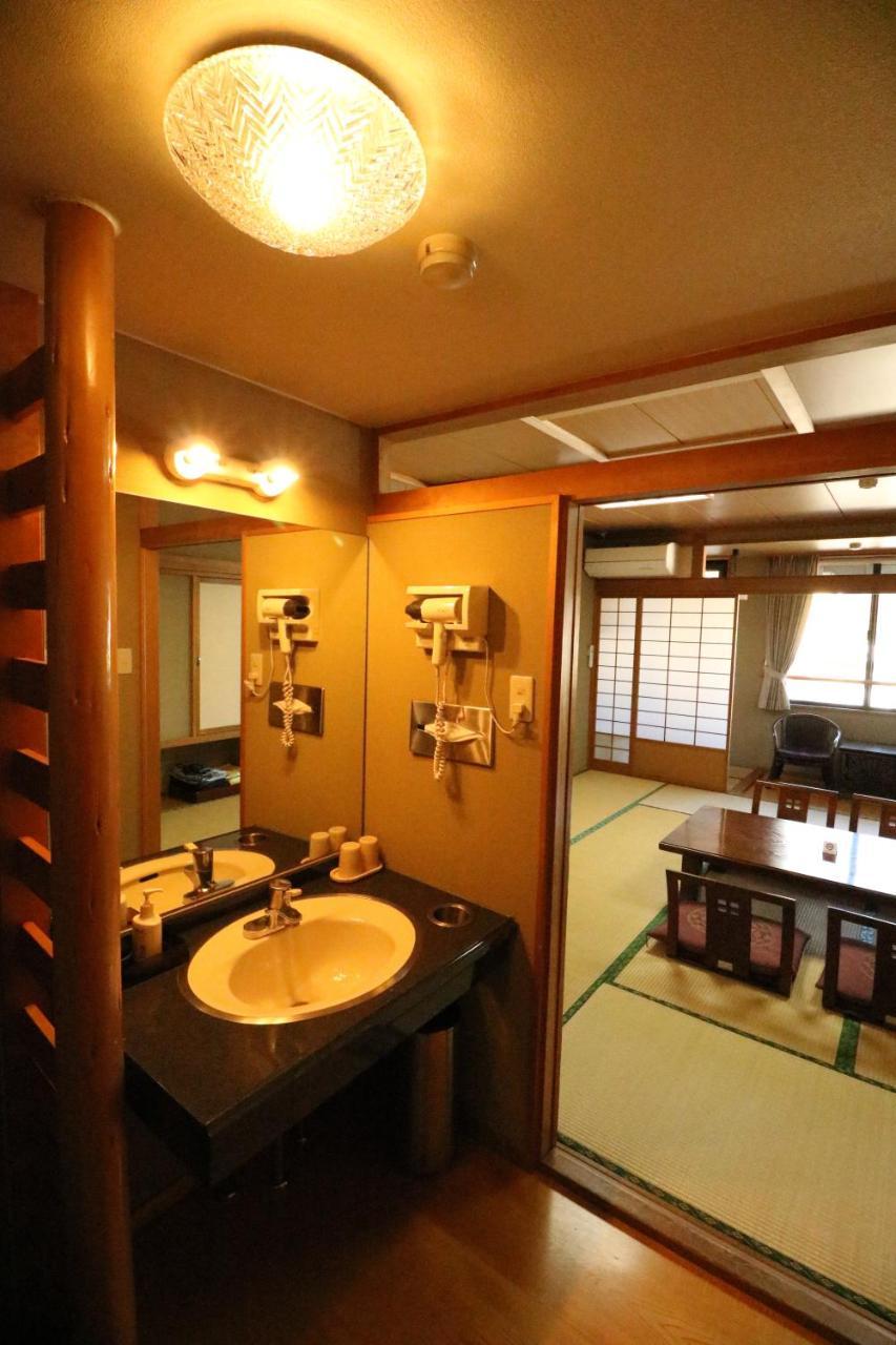Wakamizusou Hotel Fujikawaguchiko Exterior photo